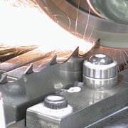 Affûteuse diamantée réglable pour scies à ruban meule